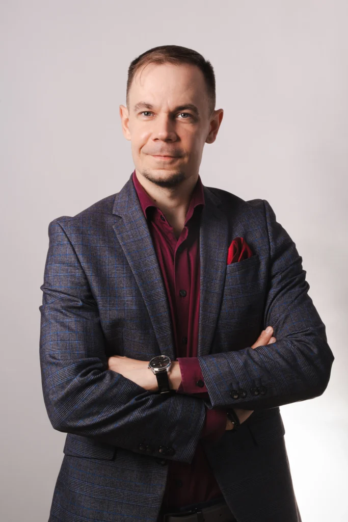 Zdjęcie radca prawnego i mediatora sądowego Michała Pietrzaka